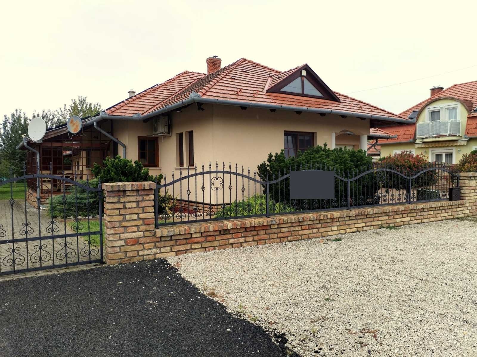 Unieke, stijlvolle vrijstaande woning op 800 meter van de oever van het Balatonmeer. – Balatonberény, foto 2 van 20