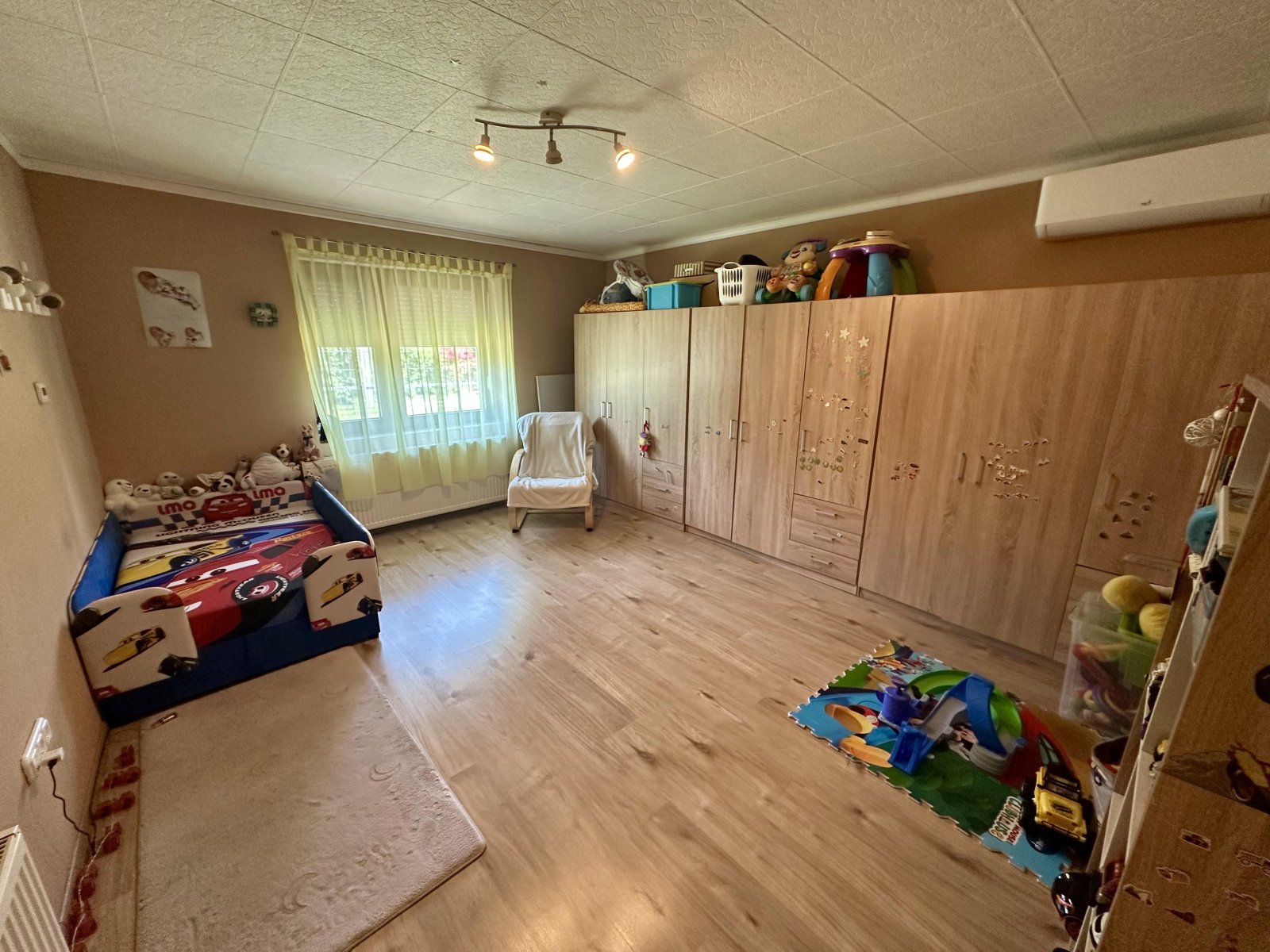 (ABA) Solides Einfamilienhaus mit guter Raumaufteilung in Seenähe – Balatonberény, Bild 14 von 28