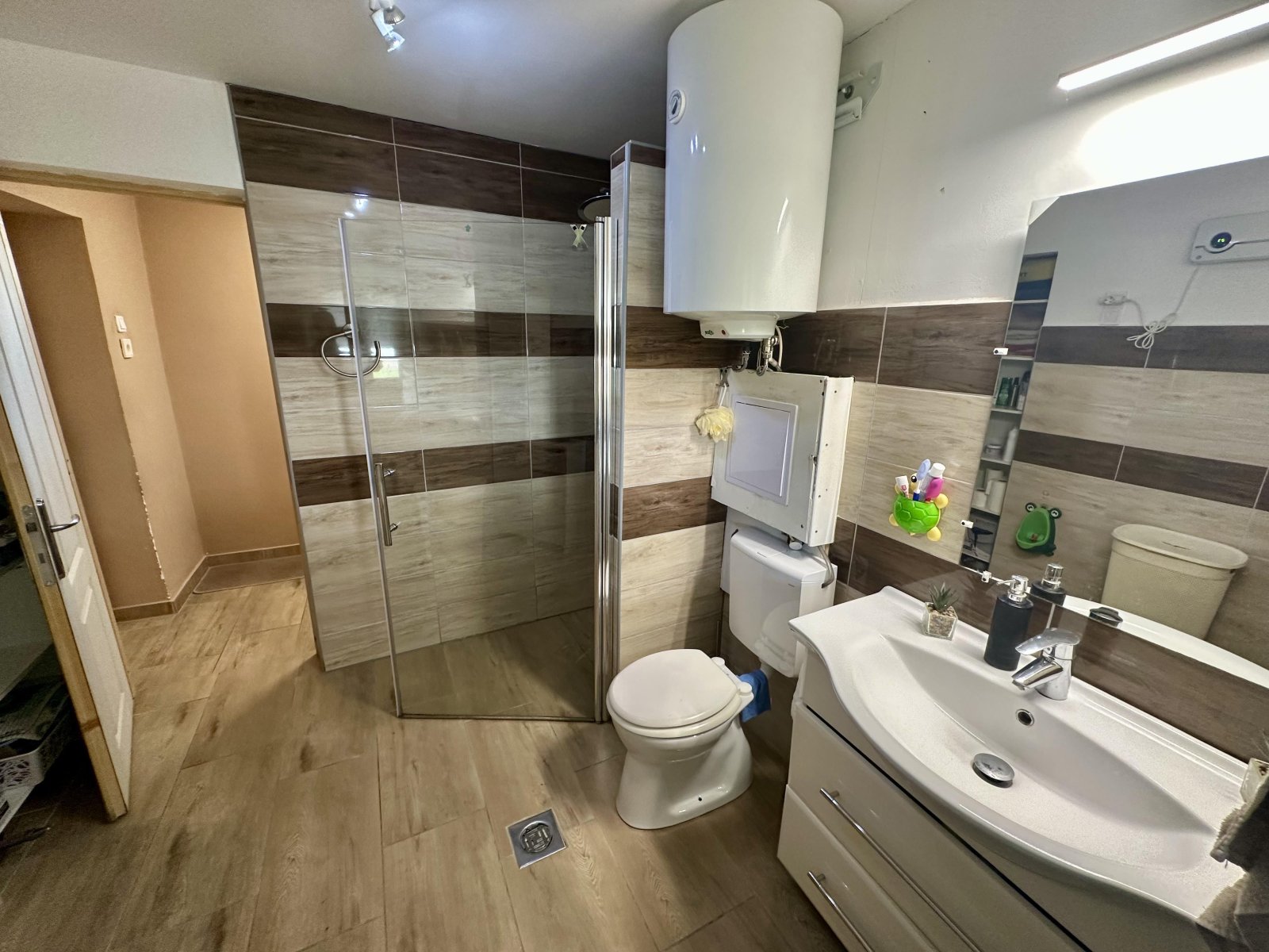 (ABA) Solides Einfamilienhaus mit guter Raumaufteilung in Seenähe – Balatonberény, Bild 19 von 28
