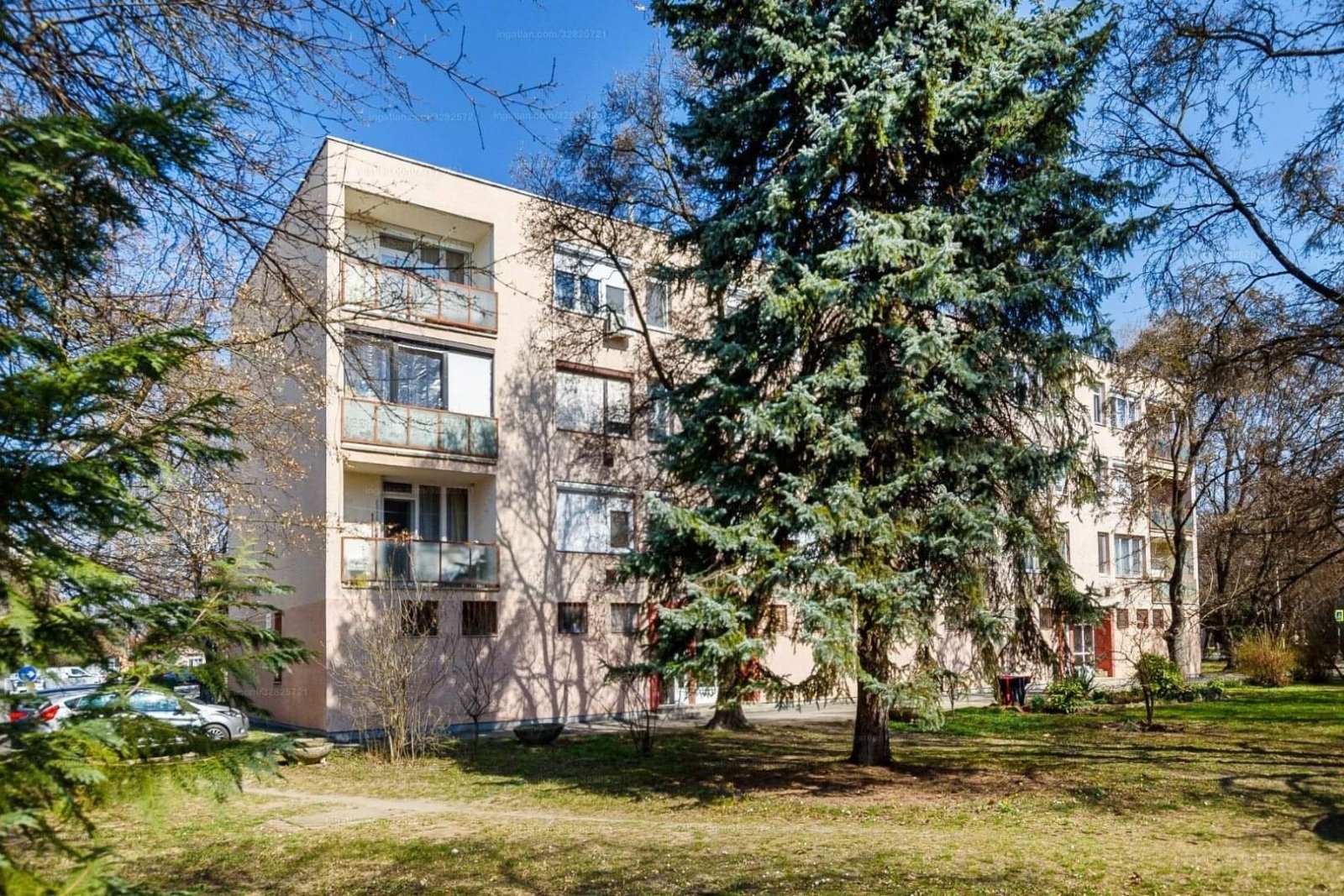 Appartement in een goed onderhouden appartementencomplex – Keszthely, foto 1 van 12