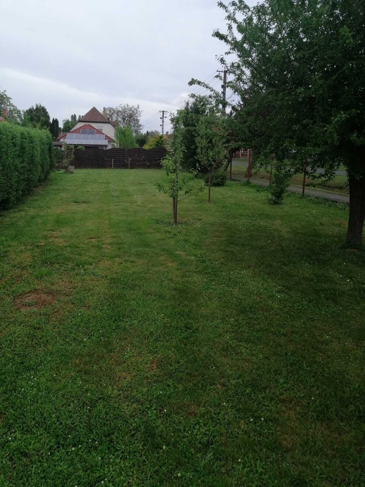 (A-B) Interessantes Baugrundstück in Seenähe & bereits mit Pool, schön eingewachsen – Balatonberény, Bild 9 von 10