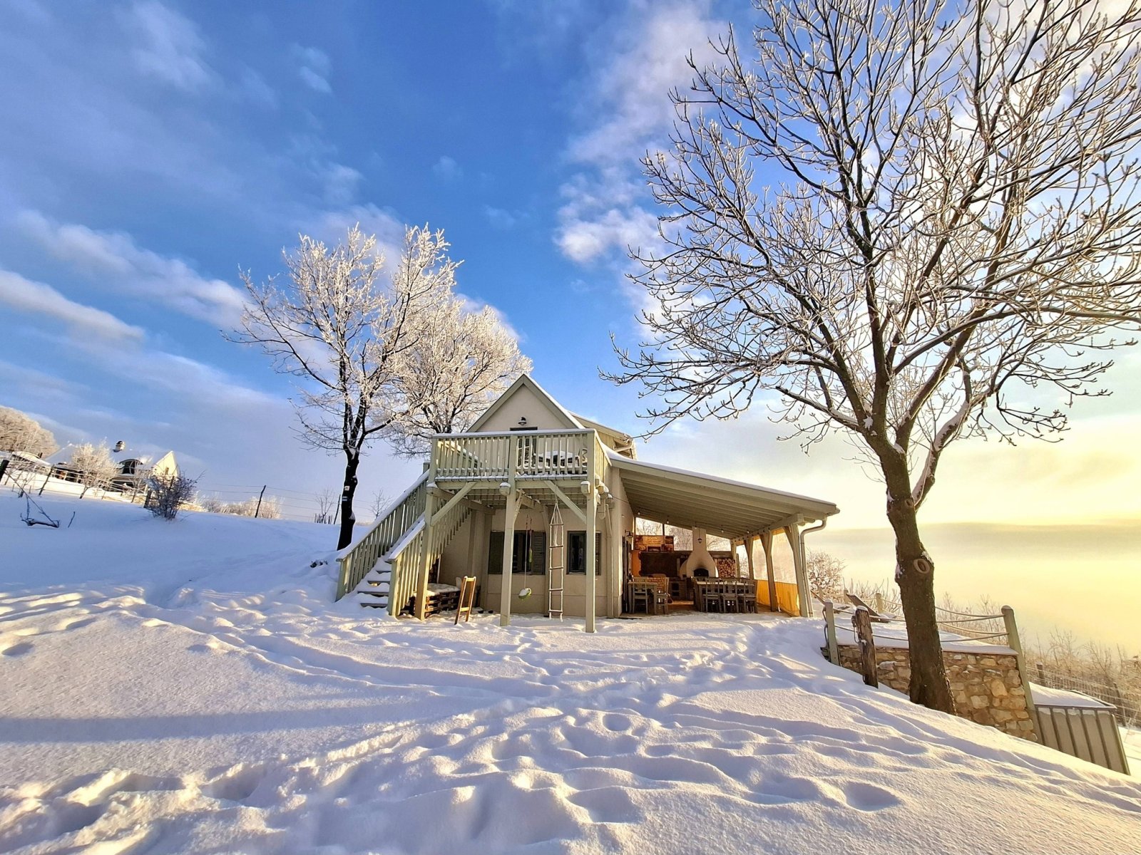 Exceptional properties combine nature, tranquility, comfort and independence across three plots of land. – bei Balatonszőlős, photo 3 of 34