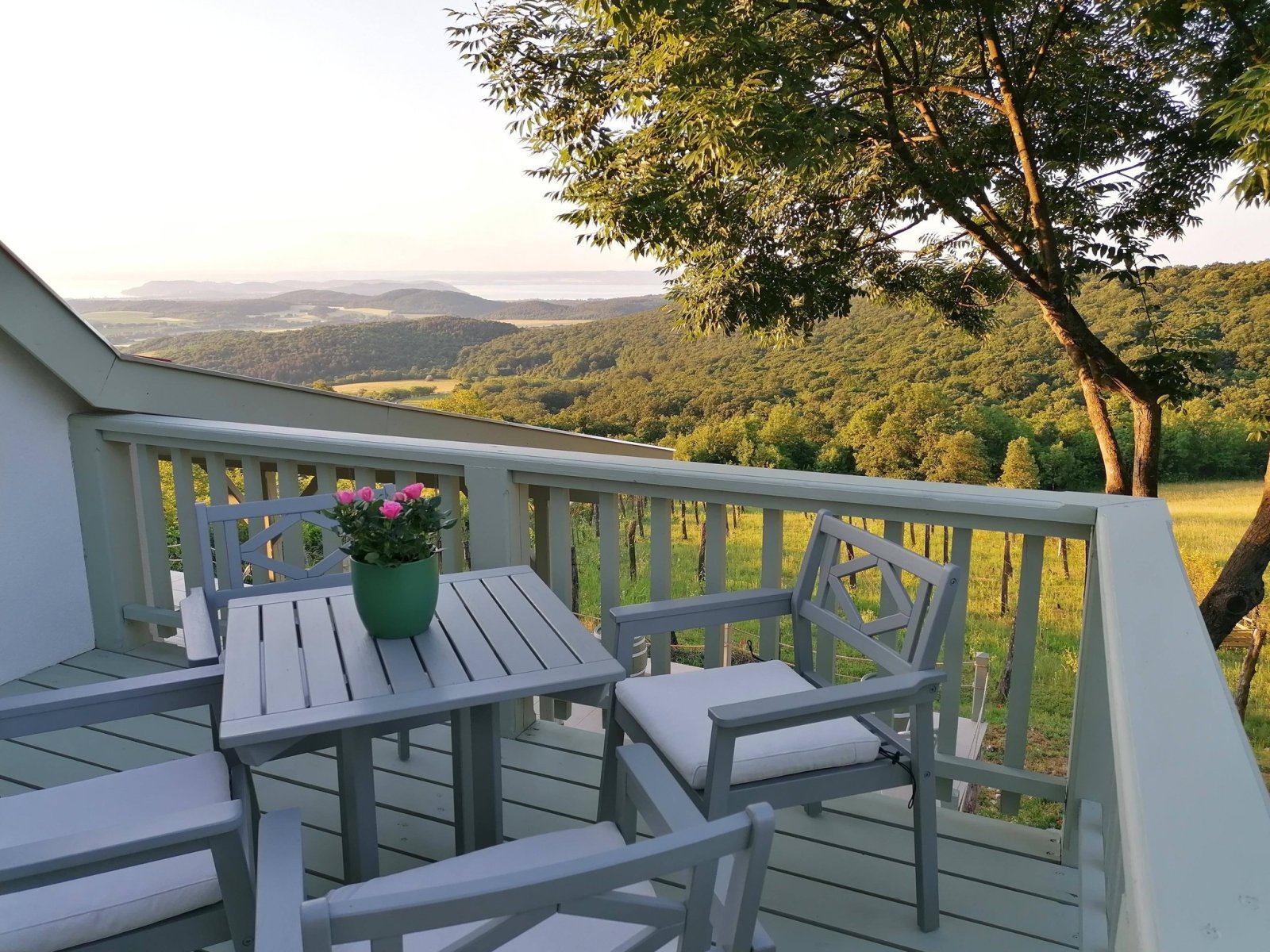 Exceptional properties combine nature, tranquility, comfort and independence across three plots of land. – bei Balatonszőlős, photo 25 of 34