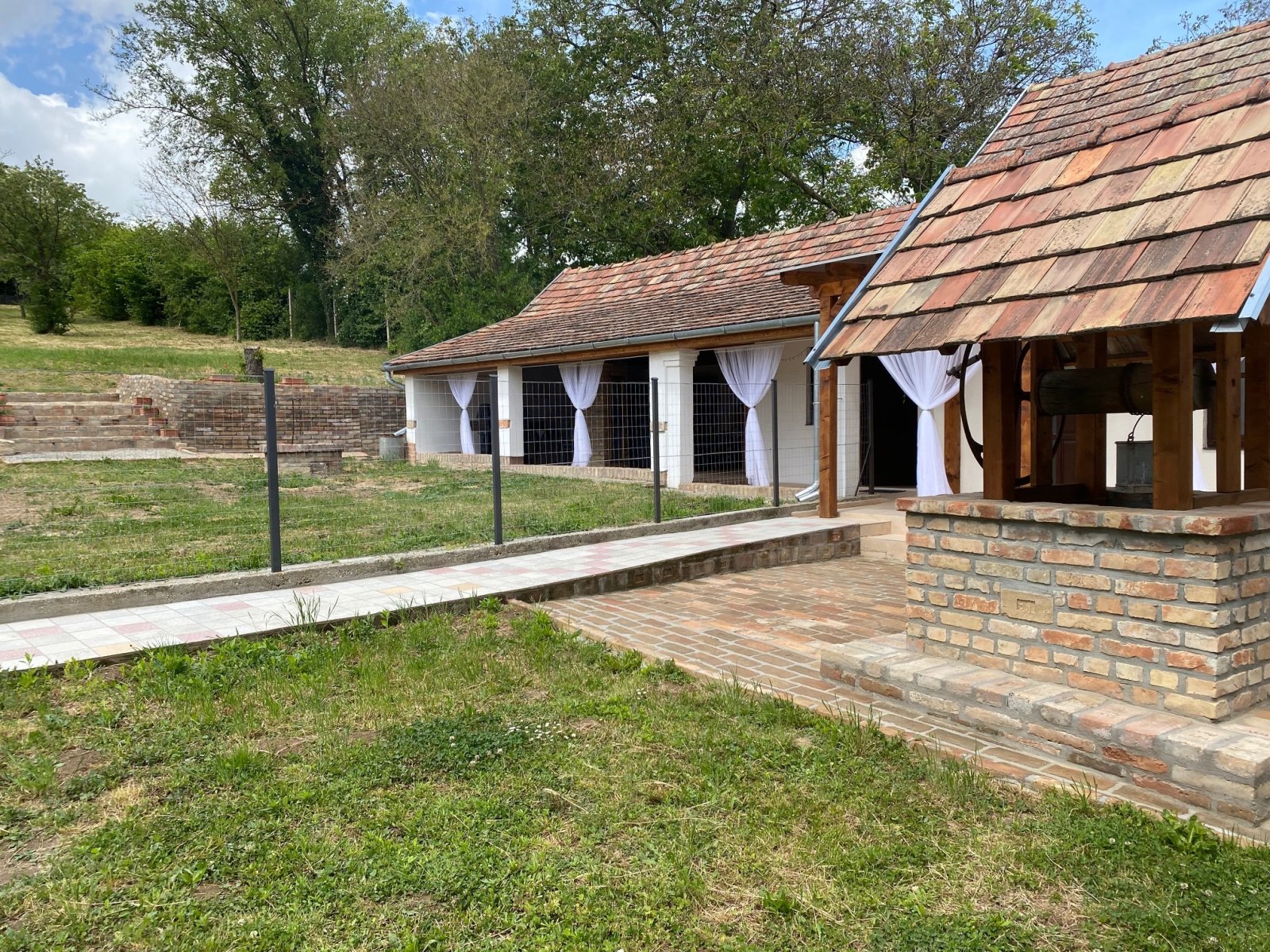 Renovated detached house in a quiet, natural setting – Kisbárapáti, photo 1 of 43