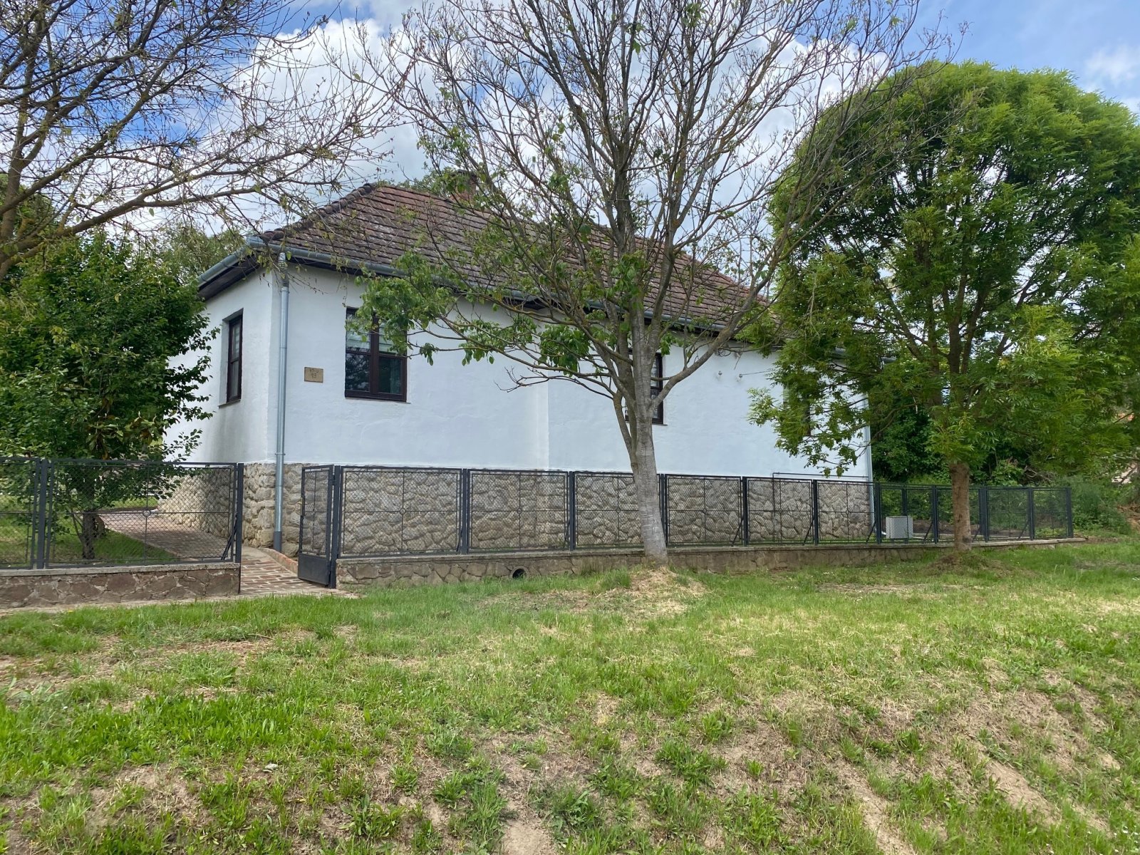 Renovated detached house in a quiet, natural setting – Kisbárapáti, photo 2 of 43