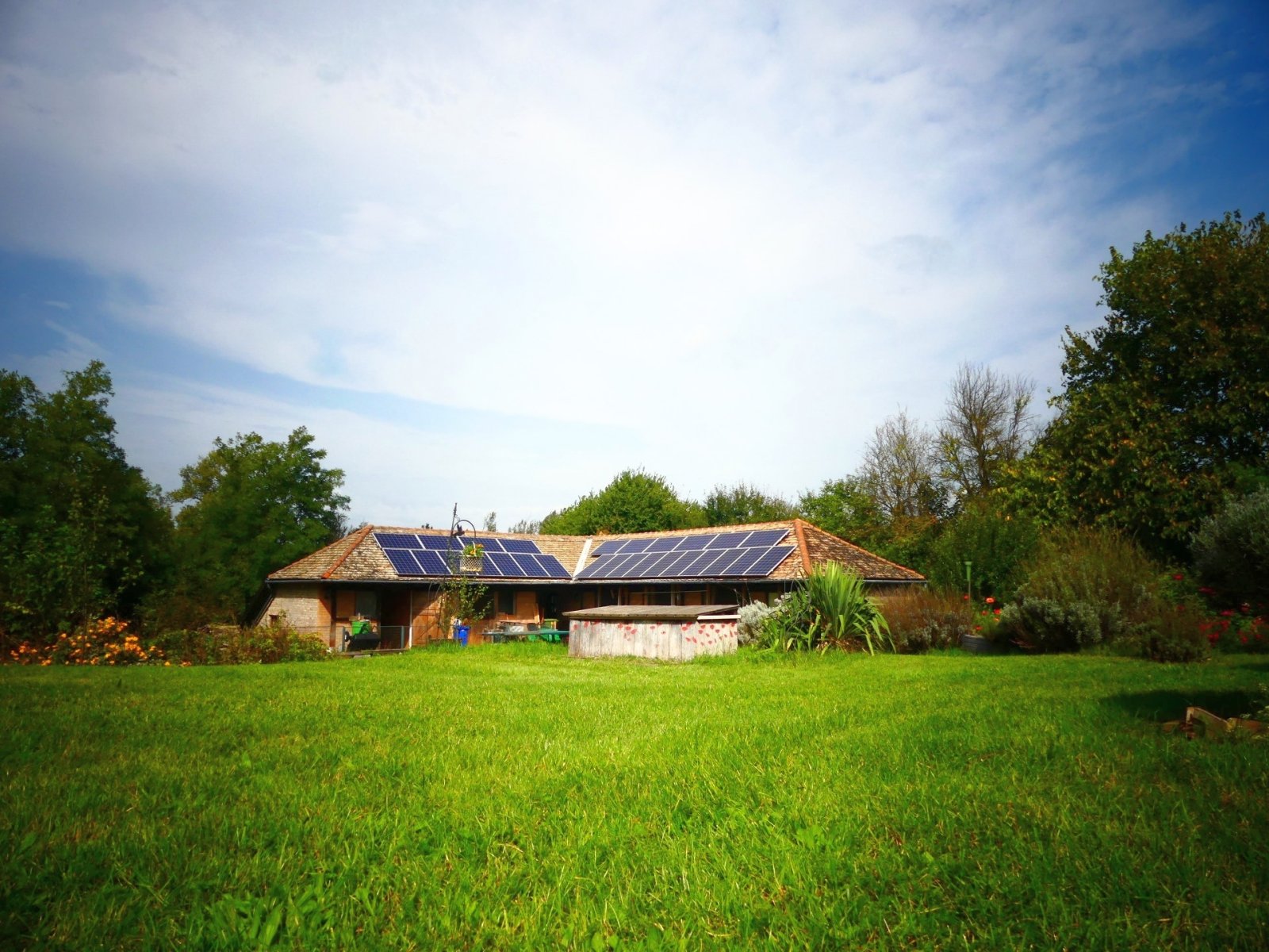 A beautifully renovated, unique detached house with an adjoining, versatile outbuilding. – Fehértó, photo 13 of 26