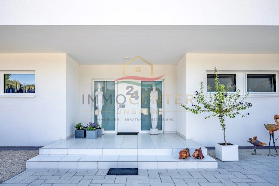 Exclusive house with 180-degree panoramic views, close to the city and thermal baths – Nagykanizsa, photo 3 of 37