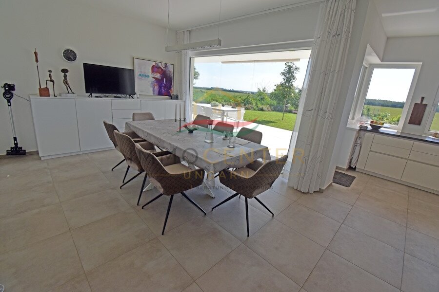 Exclusive house with 180-degree panoramic views, close to the city and thermal baths – Nagykanizsa, photo 16 of 37