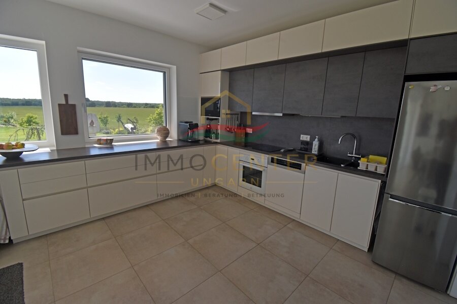 Exclusive house with 180-degree panoramic views, close to the city and thermal baths – Nagykanizsa, photo 17 of 37