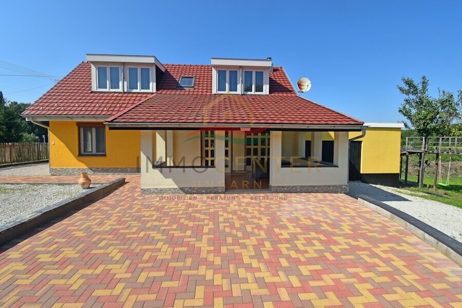 Renovated detached house in a quiet, natural setting – Nikla, photo 2 of 26