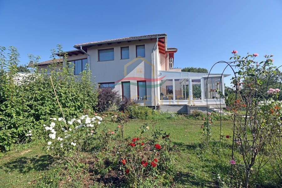 (BAA) Neuwertiges Haus mit schönem Ausblick, nah der Stadt und dem The – Nagyrécse
