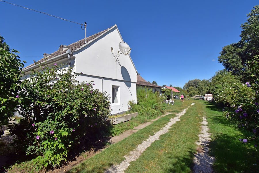 2 Landhäuser nebeneinander, eins bereits renoviert (BBA-FER0910) – Nagyszakácsi, Bild 3 von 33
