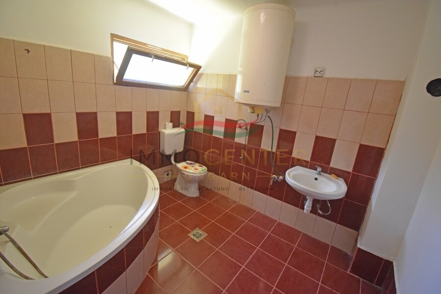Renovated detached house in a quiet, natural setting – Vése, photo 18 of 25