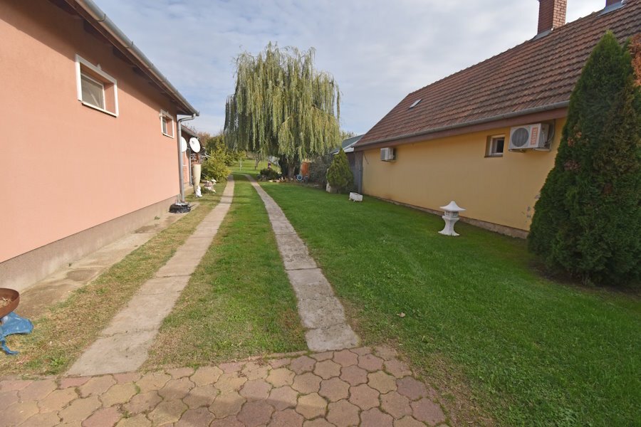 Nieuwe grote gezinswoning (AAA) – Segesd, foto 2 van 29
