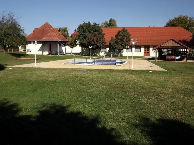 (ACA) 2 Hotels mit Konferenzsaal, Reithalle, Thermalbrunnen und vielen weiteren Extras – Region Kaposvár, Bild 3 von 24