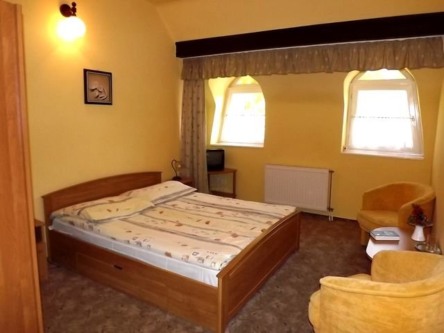 (ACA) 2 Hotels mit Konferenzsaal, Reithalle, Thermalbrunnen und vielen weiteren Extras – Region Kaposvár, Bild 18 von 24