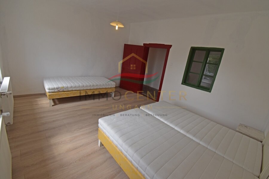 (BAA) Renoviertes grossbürgerliches Haus in ruhiger Lage – Heresznye, foto 12 van 23