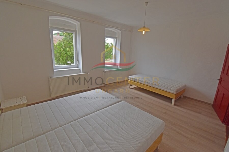 (BAA) Renoviertes grossbürgerliches Haus in ruhiger Lage – Heresznye, foto 13 van 23