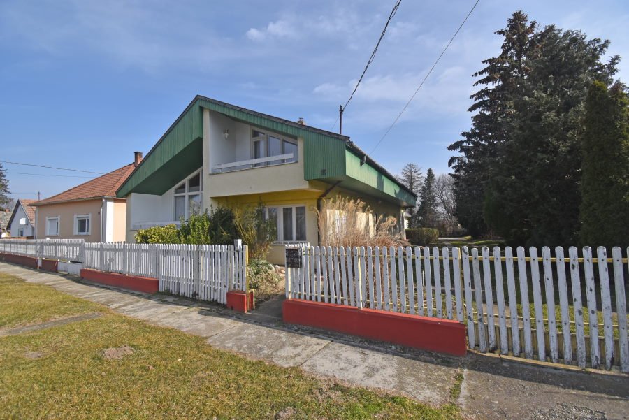 (AAA) Renoviertes Haus in ruhigem Dorf zu verkaufen – Mezőcsokonya