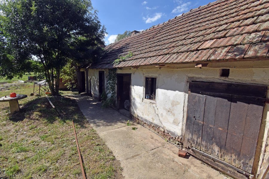 (BBA) Gedeeltelijk gerenoveerde boerderij met groot perceel en bijgebouwen – Nagyszakácsi, foto 11 van 20