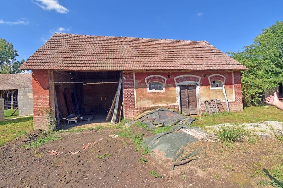(BBA) Gedeeltelijk gerenoveerde boerderij met groot perceel en bijgebouwen – Nagyszakácsi, foto 16 van 20