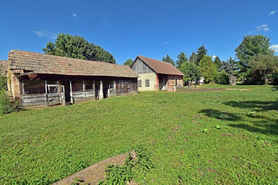 (BBA) Gedeeltelijk gerenoveerde boerderij met groot perceel en bijgebouwen – Nagyszakácsi, foto 18 van 20