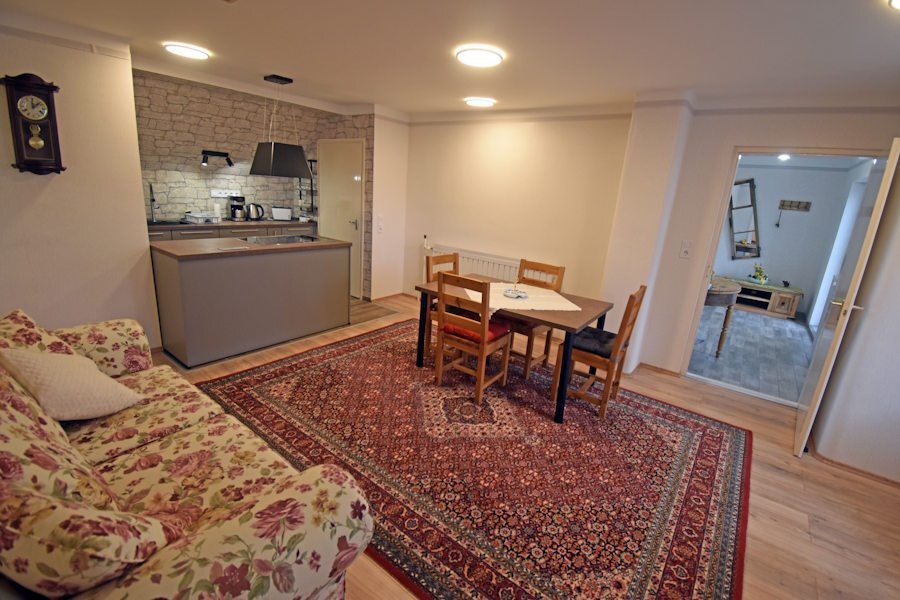(BAA) Super gemütliches & voll eingerichtetes Appartement ab sofort frei – Vése, foto 2 van 16