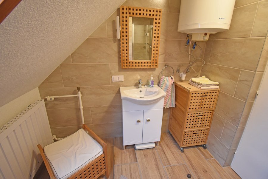 (BAA) Super gemütliches & voll eingerichtetes Appartement ab sofort frei – Vése, foto 13 van 16