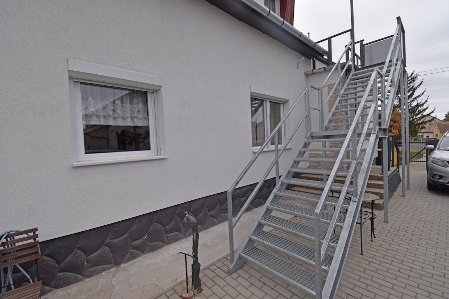 (BAA) Super gemütliches & voll eingerichtetes Appartement ab sofort frei – Vése, foto 16 van 16