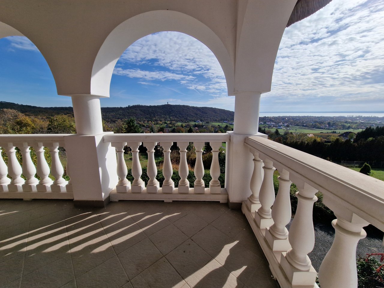 (AAAC) Fantastisches Anwesen mit Panoramablick auf den Balaton in Ruhelage – Vonyarcvashegy, Bild 4 von 82
