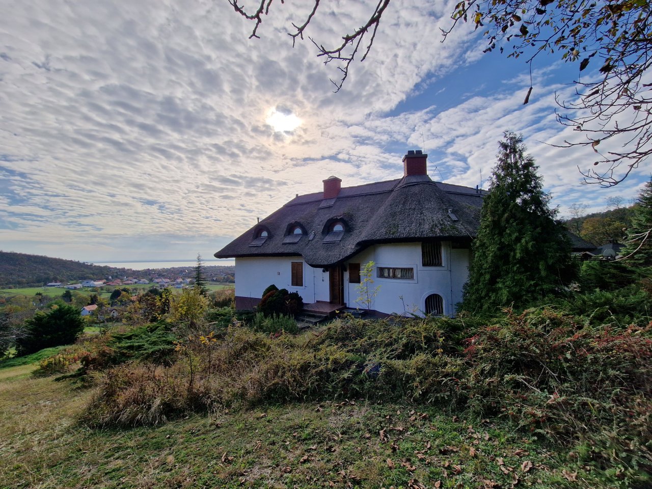(AAAC) Fantastisches Anwesen mit Panoramablick auf den Balaton in Ruhelage – Vonyarcvashegy, Bild 5 von 82