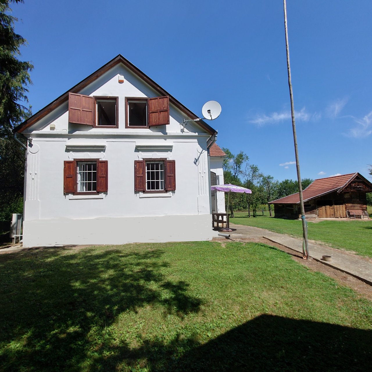 Renoviertes Herrenhaus mit großem Grundstück, ideal für Pferdebesitzer & Ruhesuchende – bei Magyarföld, Bild 2 von 39