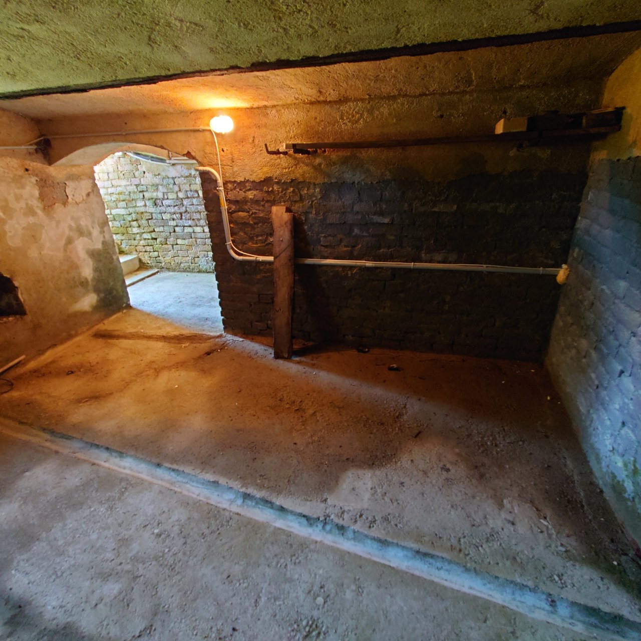 Teilkeller unter dem Haupthaus, Bild 25 von 39