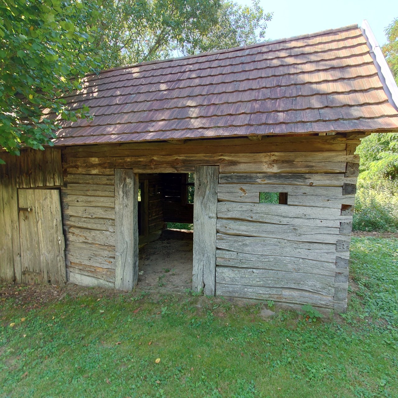 Renoviertes Herrenhaus mit großem Grundstück, ideal für Pferdebesitzer & Ruhesuchende – bei Magyarföld, Bild 29 von 39
