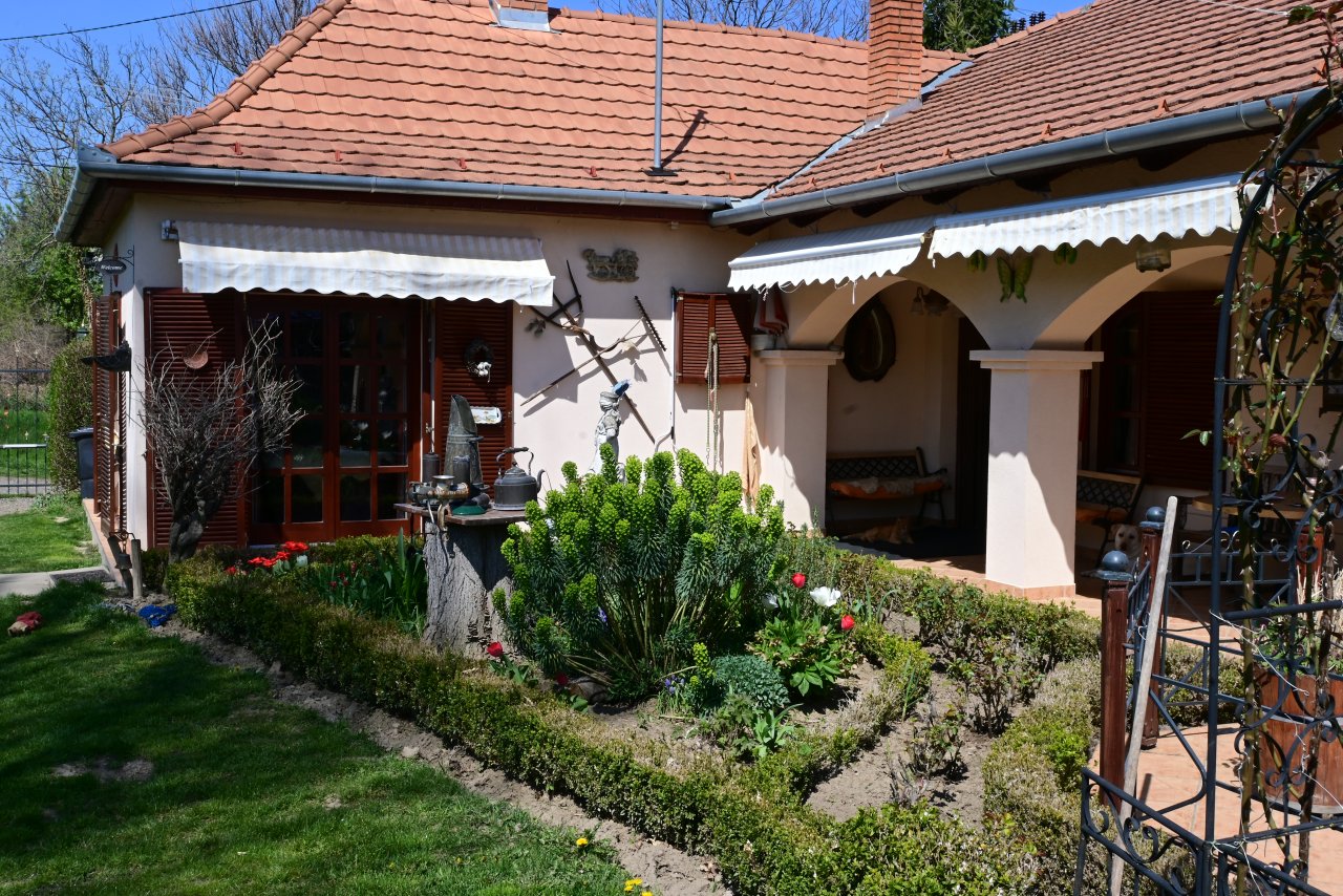 (BAB) Wunderschönes ungarisches Landhaus mit großem Grundstück und Pferdeboxen – bei Karad, Bild 3 von 73