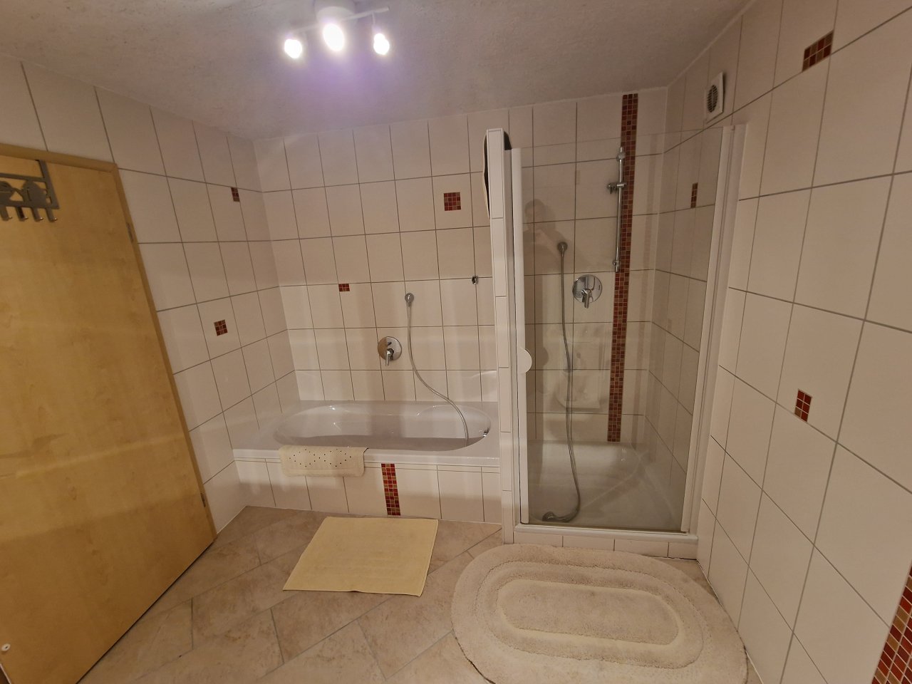 (BAA) Außergewöhnliches Anwesen für viele Nutzungsarten: Pferdegestüt, betreutes wohnen, Oldtimer-Halle usw – Nagygörbő, Bild 26 von 120