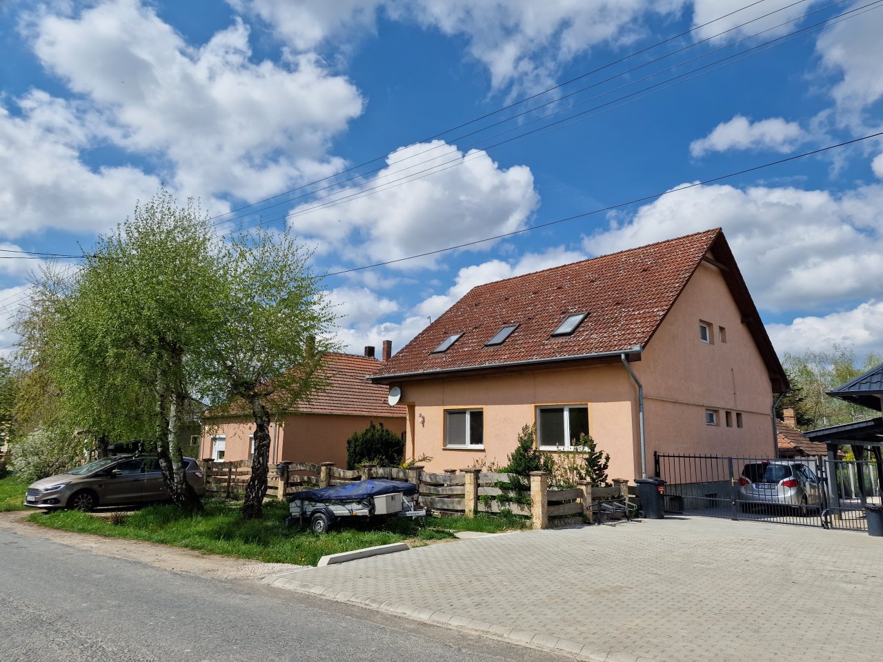 (AAAC) large house in excellent condition and good location – Miháld