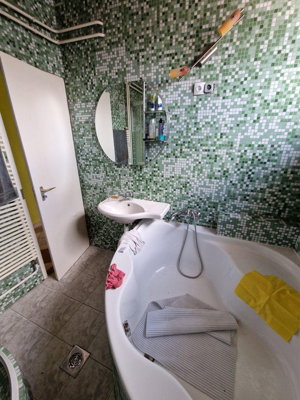 Badezimmer Oben, photo 30 of 49
