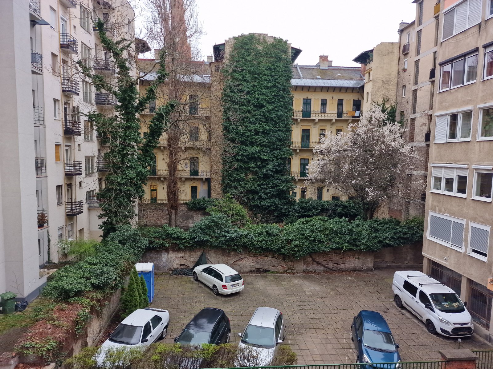 Innenhof, Bild 18 von 19