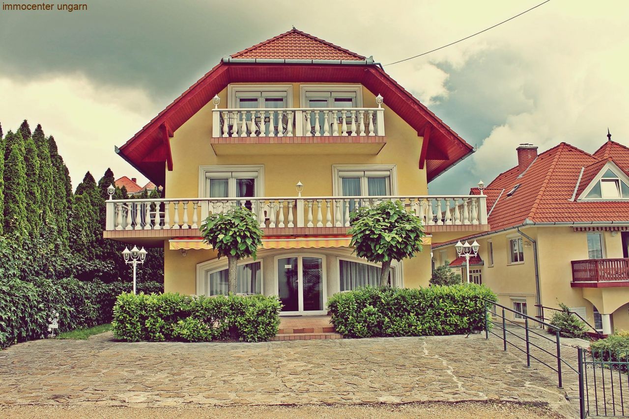 (AAB) Gepflegtes Gästehaus in guter Lage von Héviz, dem "Baden-Baden"  – Héviz