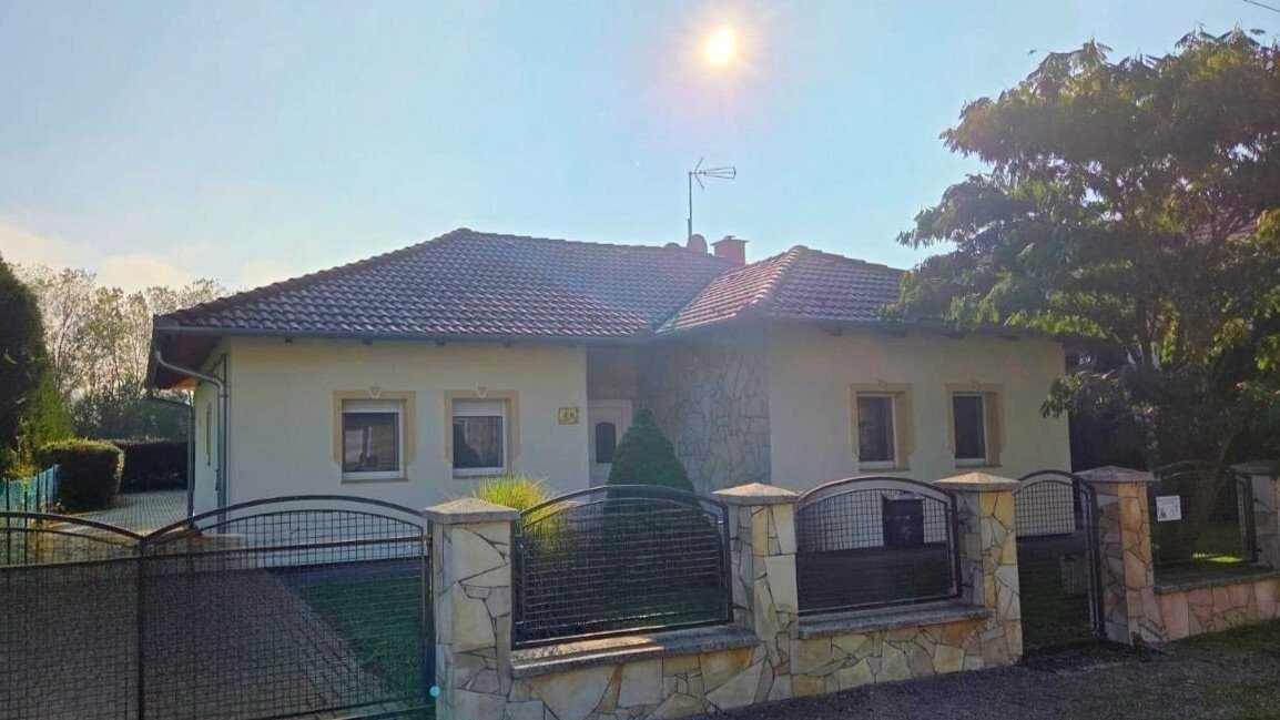 Exklusives und Gepflegtes Familienhaus in ruhiger, zentraler Lage Nähe Balaton – Kehidakustány, Bild 3 von 18
