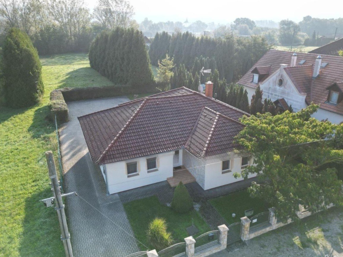 Exklusives und Gepflegtes Familienhaus in ruhiger, zentraler Lage Nähe Balaton – Kehidakustány, Bild 4 von 18