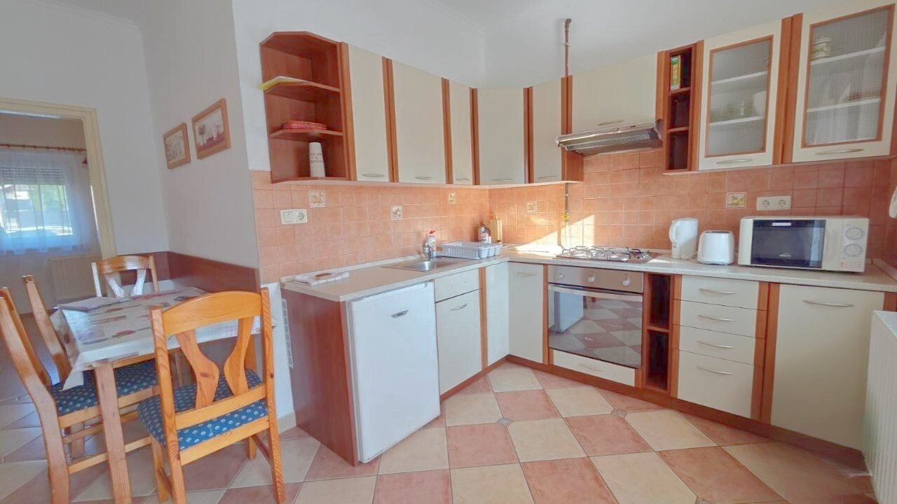 Exklusives und Gepflegtes Familienhaus in ruhiger, zentraler Lage Nähe Balaton – Kehidakustány, Bild 16 von 18
