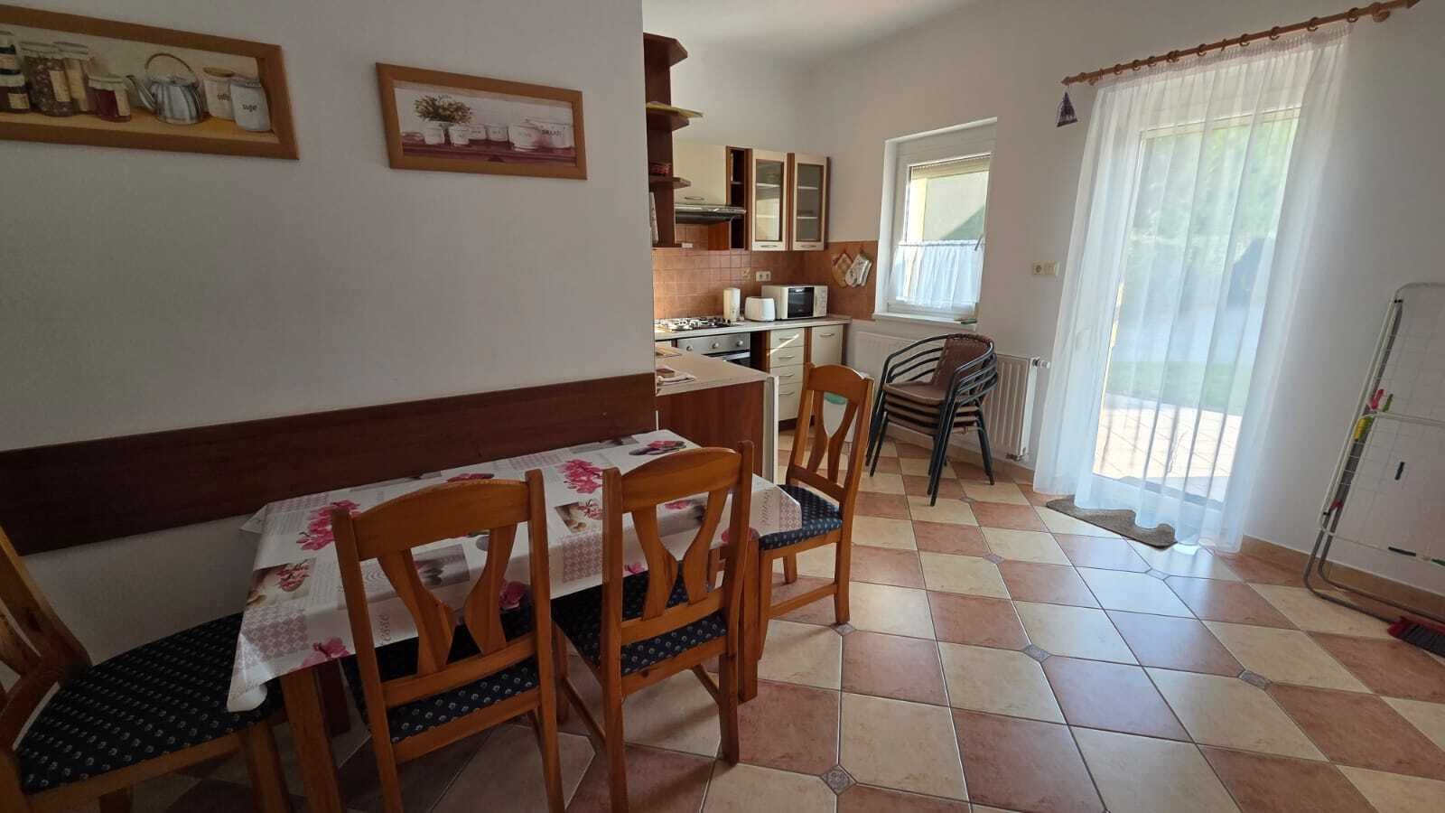 Exklusives und Gepflegtes Familienhaus in ruhiger, zentraler Lage Nähe Balaton – Kehidakustány, Bild 17 von 18