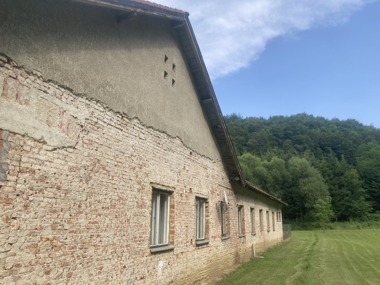 Former barracks buildings with diverse usage possibilities – Felsőszönök, photo 6 of 17