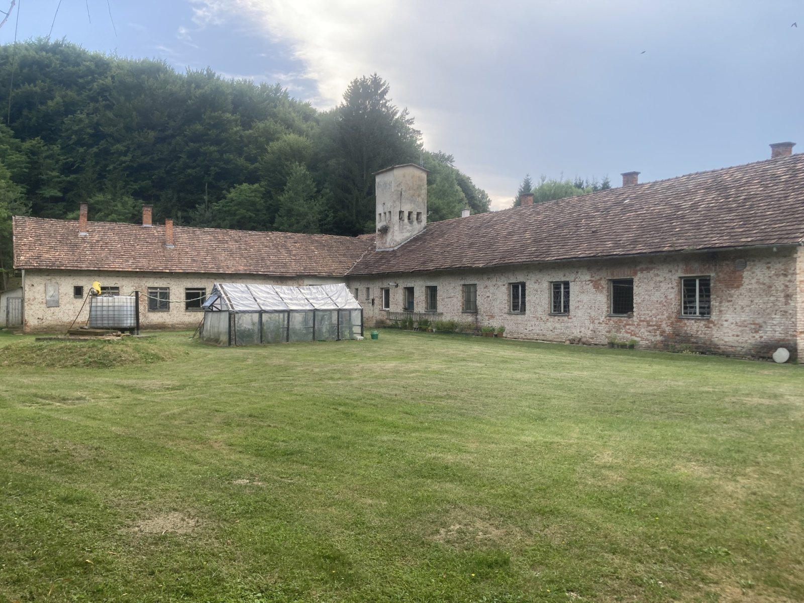 Former barracks buildings with diverse usage possibilities – Felsőszönök, photo 9 of 17