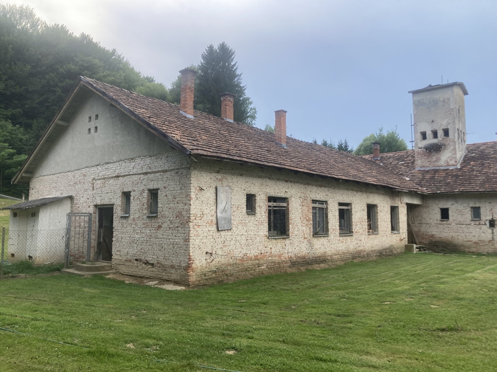Former barracks buildings with diverse usage possibilities – Felsőszönök, photo 11 of 17