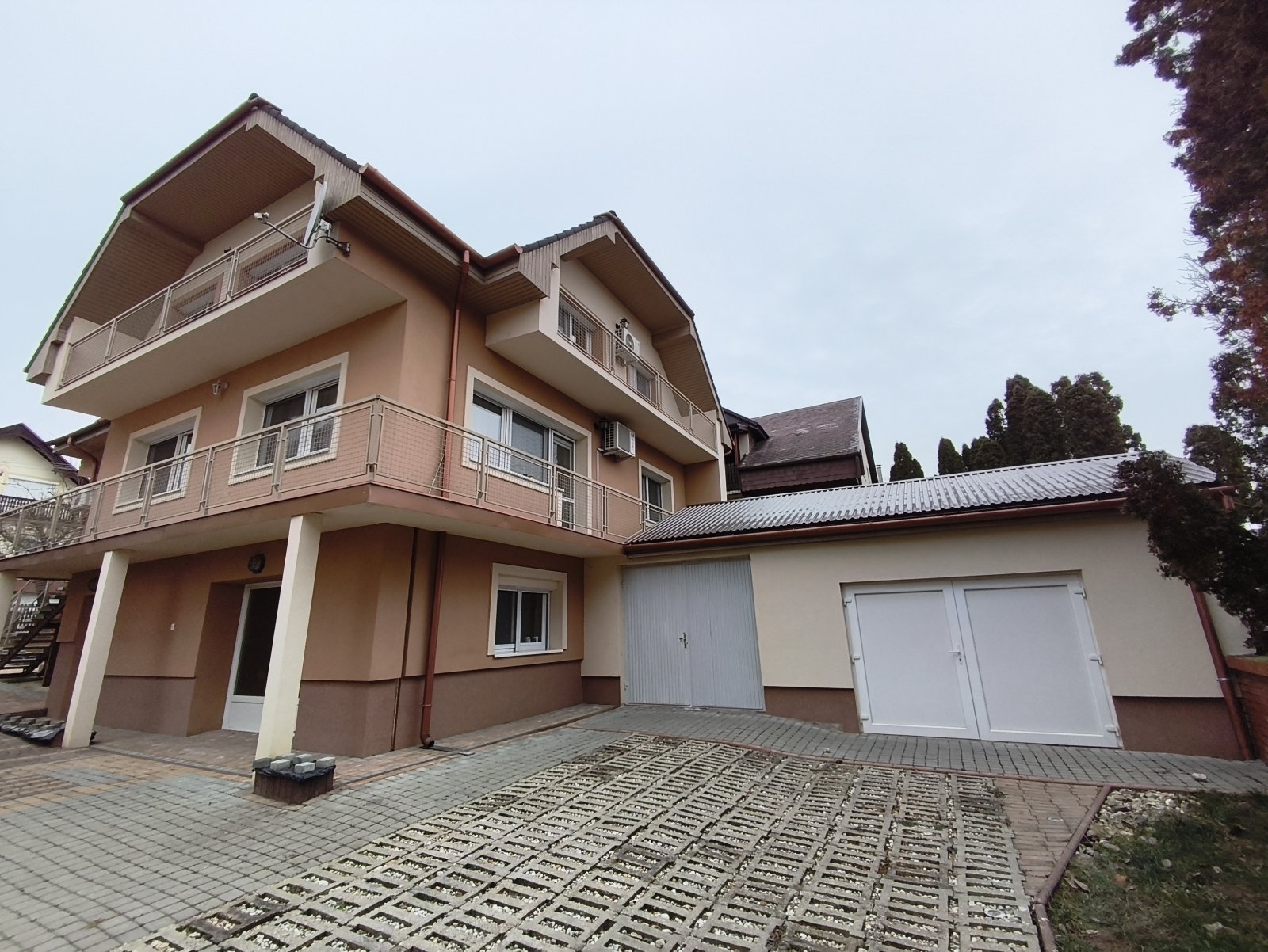 (AAA) Luxus ingatlan wellness oázissal és apartmannal – Hévíz, 2/57. kép