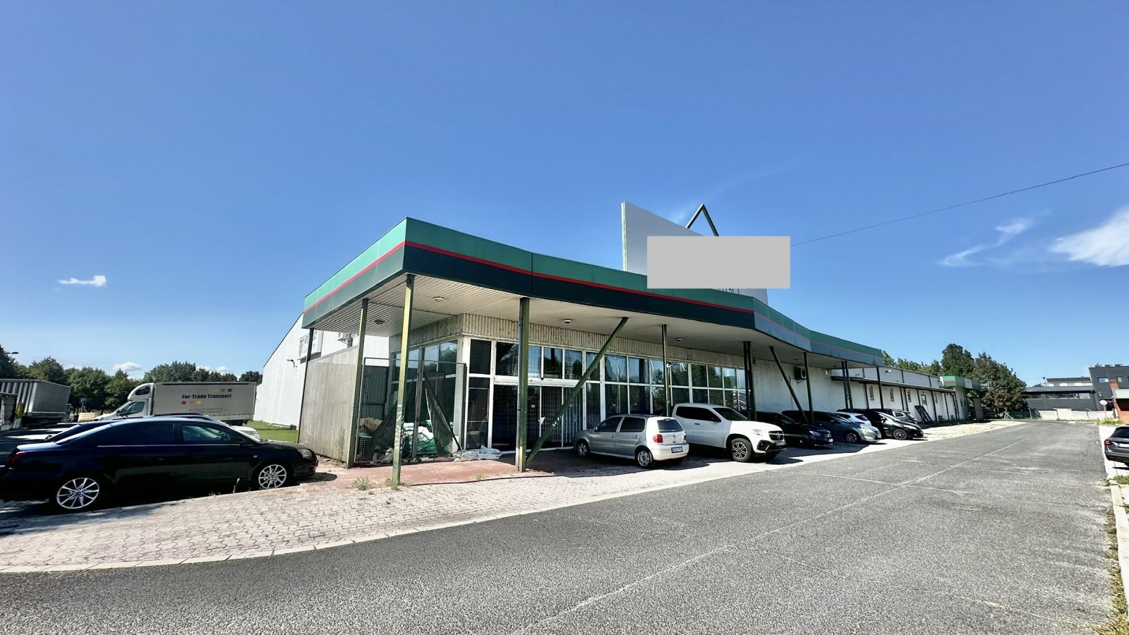 A versatile commercial/warehouse building – Sopron, photo 1 of 6