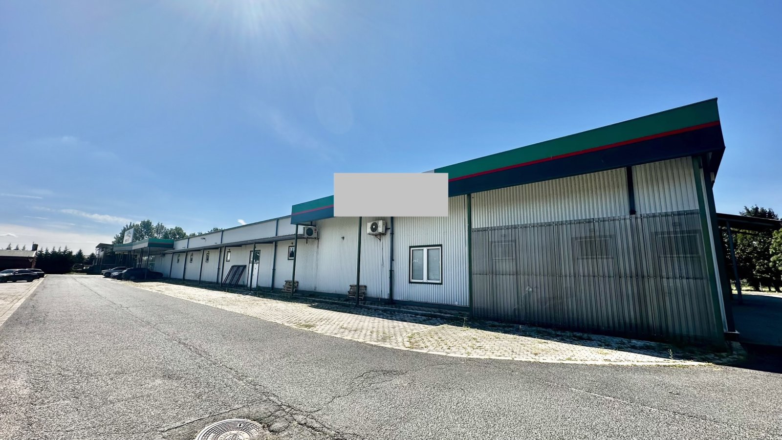 A versatile commercial/warehouse building – Sopron, photo 3 of 6